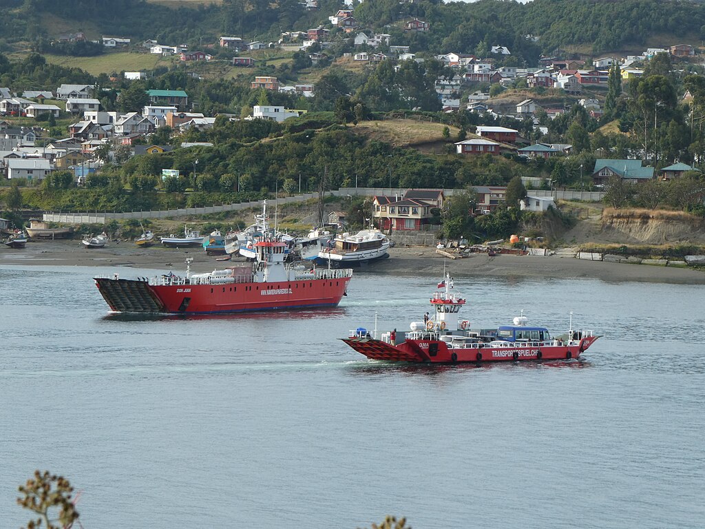 Dalcahue Canal, between the Great Island of Chiloé and Quinchao Island.