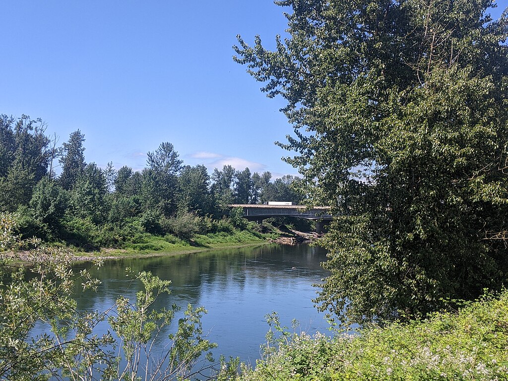 Santiam river and interstate 5 in the background at Santiam river rest area, West of Jefferson, Oregon