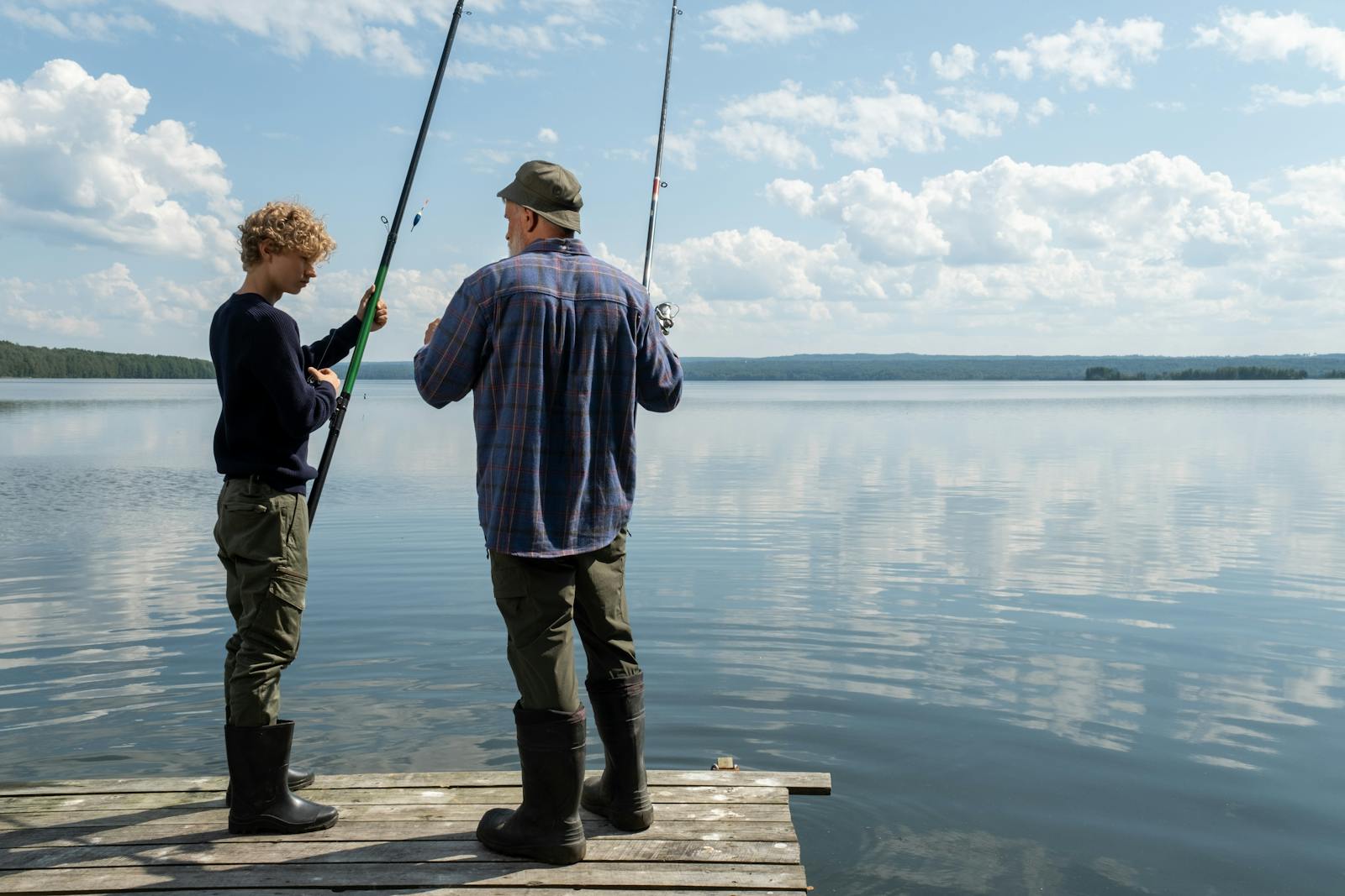 How to Pack Light for a Day of Pier Fishing